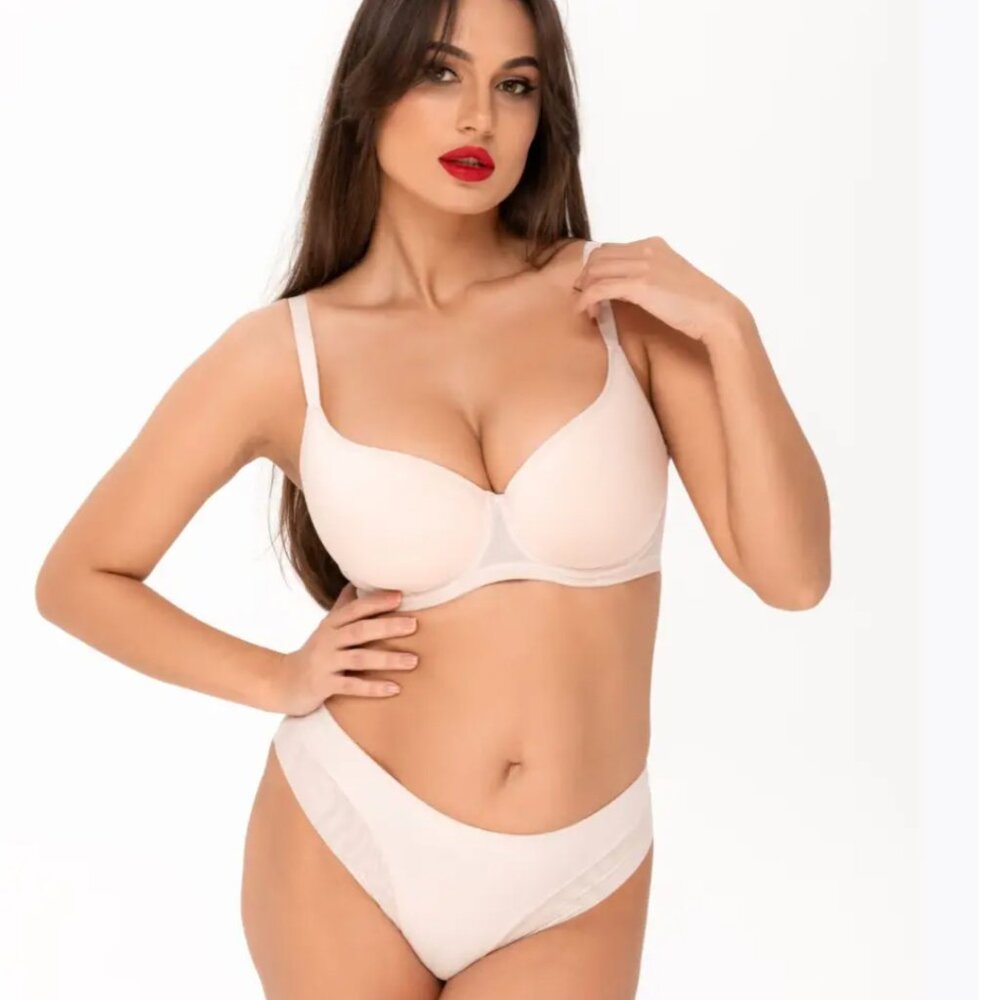 Balcony bra 48C